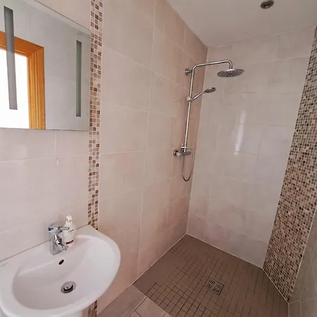 Sioscadh Na Mara Holiday home *