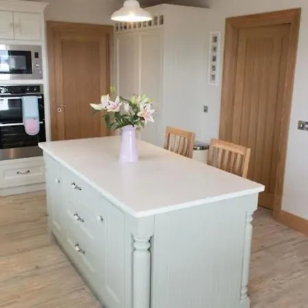 Sioscadh Na Mara Holiday home *