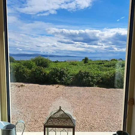 Sioscadh Na Mara Holiday home *